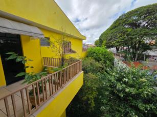 REF: VI 91

CASA VILA INDEPENDENCIA.

CASA COMERCIAL:&nbsp;Rua Jo&atilde;o Ramalho, 91 &ndash; Vila Independ&ecirc;ncia - Sorocaba/SP - CEP: 18040-310.

&Aacute;REA TERRENO:&nbsp;302,08 m&sup2;.

&Aacute;REA CONSTRUIDA: 316,83 m&sup2;.

Sobrado comercial: constitu&iacute;do por uma sala de jantar, sala de TV, cozinheira americana com arm&aacute;rios embutidos, tr&ecirc;s dormit&oacute;rios, sendo uma su&iacute;te com arm&aacute;rios, tr&ecirc;s banheiros e um lavabo, &aacute;rea de servi&ccedil;o, dep&oacute;sito e duas vagas de garagem. Ambientes com ilumina&ccedil;&atilde;o em LED.

VALOR DO ALUGUEL: &nbsp;R$&nbsp;&nbsp; 5.900,00 / m&ecirc;s.&nbsp;

IPTU ANUAL (2026):&nbsp;&nbsp; &nbsp;R$&nbsp;&nbsp;&nbsp; 2.942,46 - 10 parcelas de R$ 294,25/m&ecirc;s

Para agendar uma visita entre em contato por e-mail ou no n&uacute;mero:

(15) 3321-0791 (15) 9 9782-0799

Email &ndash; adm@gmfltda.com.br.
