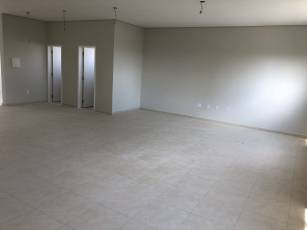 WANEL VILLE - SALA 01. LOCALIDADE DO IMÓVEL: Av. Elias Maluf, 2176 – Wanel Ville 2 – SOROCABA/SP - CEP: 18055-215. ÁREA: Útil: 81,10 m². PRÉDIO COMERCIAL: Localização em área nobre do bairro Wanel Ville na cidade de Sorocaba, com acesso pela Av. Elias Maluf, 2176. Sala com entrada independente de energia elétrica e água, localizada na parte superior do salão comercial. Sala com possibilidade de separação em salas menores pela montagem de divisórias em dry-wall. Possuí dois banheiros privativos. Tubulação embutida para instalação de PABX, rede de informática e sistema de segurança (alarme/câmera). VALOR DO ALUGUEL: R$ 1.000,00 IPTU ANUAL (2020): R$ 700,00 Para agendar uma visita entre em contato por e-mail ou no número: Telefone: (15) 3321-0790 WhatsApp: (15)99613-3634 Email: adm@gmfltda.com.br. Mais info: www.gmfltda.com.br.

