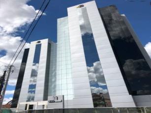 CONDOMÍNIO BLACK AND WHITE – SALA 118.

LOCALIDADE DO IMÓVEL: Avenida Washington Luiz, 310, sala 118 – Jardim Emilia - Sorocaba/SP - CEP: 18031-000.

Sala comercial de 43,00m², com uma vaga de garagem rotativa, dois banheiros e pequena copa.

Edifício Black and White Business Center, centro empresarial com área de conveniência, auditório, bancos, café, restaurante e lojas.

 

VALOR DO ALUGUEL:               R$ 1.650,00 / mês.

IPTU ANUAL DA SALA (2023):  R$ 780,13 - 10 parcelas de R$ 78,01/mês

CONDOMÍNIO (2023):               R$ 740,95/mês.

Para agendar uma visita entre em contato por e-mail ou no número (15) 9 9613 3634 / 3321-0790 – adm@gmfltda.com.br. Mais info: www.gmfltda.com.br.

 

